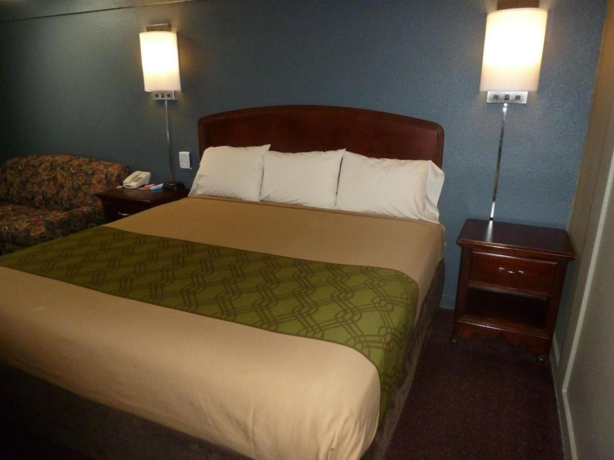 Econo Lodge Pittsburgh I-79 Exterior photo