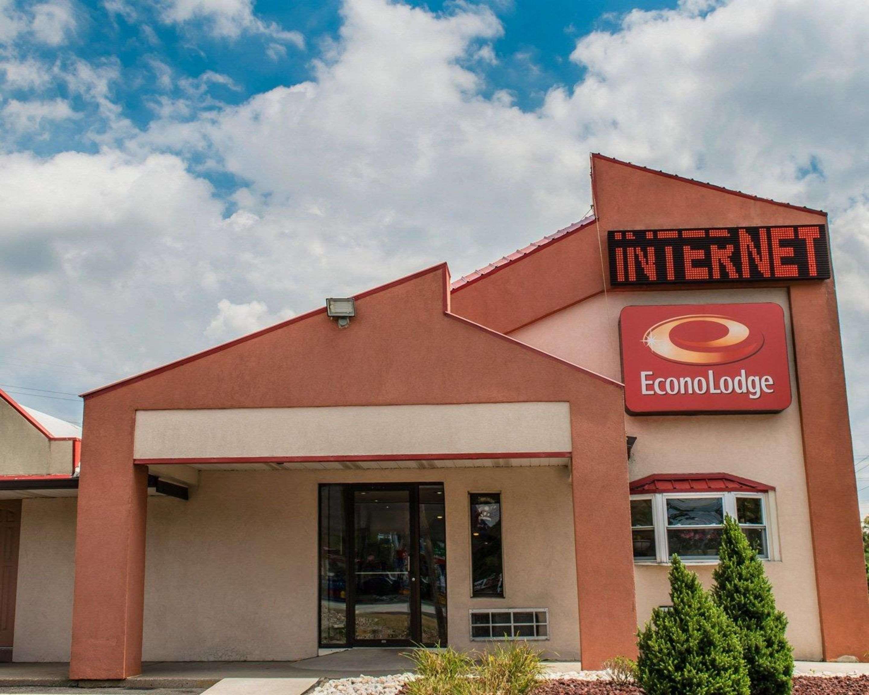 Econo Lodge Pittsburgh I-79 Exterior photo